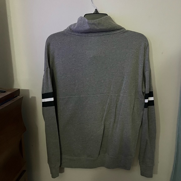 VS Pink Half Zip - Picture 4 of 4